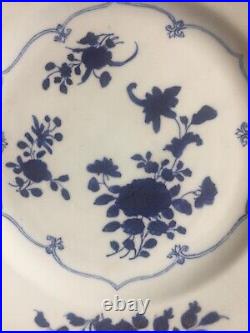 17th-18th c Kangxi Chinese Floral Blue & White Plate