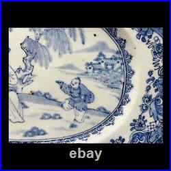 18th CENTURY CHINESE ORIENTAL BLUE AND WHITE PLATE 29 CM