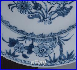 18th C Qianlong Blue & White Floral Plate with Fine Detail 10.5 Dia