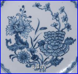 18th C Qianlong Blue & White Floral Plate with Fine Detail 10.5 Dia