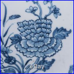 18th C Qianlong Blue & White Floral Plate with Fine Detail 10.5 Dia