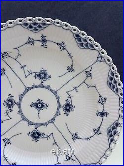 1 ROYAL COPENHAGEN BLUE FLUTED FULL LACE Plate Lunch 1084 25cm 1st Qual Yr 1957