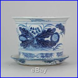 20C Chinese Porcelain Jardiniere / Planter for Flower Cabbage Leaf Blue White