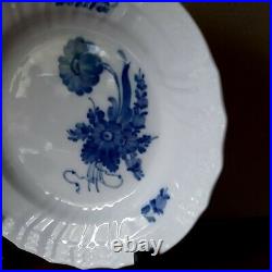 2 x BLUE FLOWER CURVED 20 cm Plates # 620 Old # 10-1624 Royal Copenhagen 1st