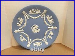 60% OFF! WEDGWOOD PR 8 7/8 Blue/ White Cake Plate with Cupid & 6 Scenes Detail