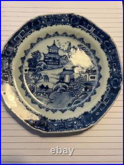 6 Beautiful Chinese Blue & White Porcelain plates. Qianlong, Late 18 century