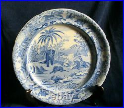 ANTIQUE BLUE TRANSFERWARE DEATH of a BEAR ORIENTAL SPORTS DINNER PLATE c. 1820