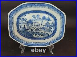 A Large Chinese Canton Blue and White Porcelain Plater B-010