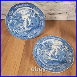 A Pair of c. 1805 Minton The Fisherman Pattern Dinner Plate