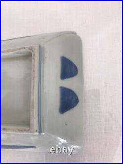 A pair of Japanese Late Edo Imari Blue and White Plates/Trays 20.2 cm wide