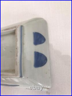 A pair of Japanese Late Edo Imari Blue and White Plates/Trays 20.2 cm wide