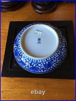 A rare marks antique Chinese blue and white flower plate