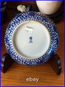 A rare marks antique Chinese blue and white flower plate