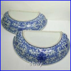 Antique A pair of Chinese blue and white porcelain plates, 19th century