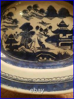 Antique Canton Chinese Export Blue & White Porcelain Scalloped Bowl 19th C