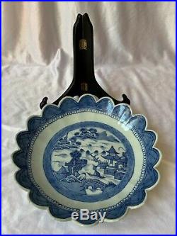 Antique Chinese Export Porcelain Canton Scalloped Blue White plate 19th Century