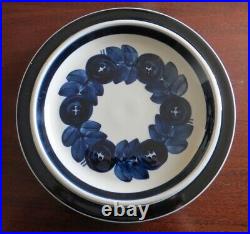 Arabia Anemone Finland oval platter & chop plate blue white Scandinavian design