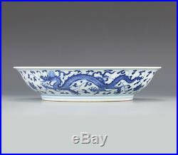 Beautiful chinese BLUE & WHITE Porcelain sculpture dragon of plate