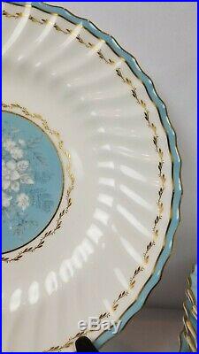 Blue and White Antique Set Of 12 Stunning Royal Doulton Dinner Plates 10 3/4