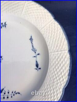 Chantilly 18th c Sprigged Blue & White Plate 23.5cm Blue Hunting Horn & Imprest