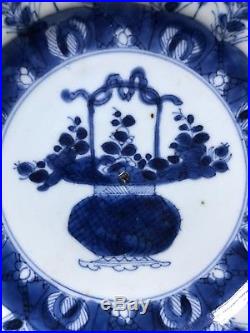 Chinese Export Blue and White Porcelain Dish, Qianlong Period