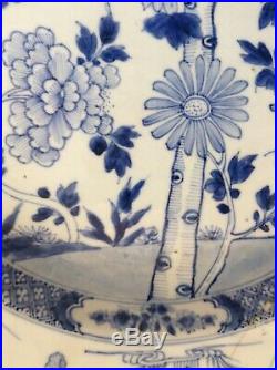 Chinese Kangxi -Yongzheng 42.5cm (17 inch) Blue & White Charger Dish 18th c