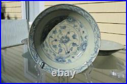 Chinese Ming Swatow Deep Blue and White Plate with Floral Decor W 10,2