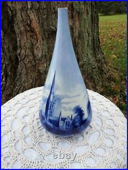 DOULTON BURSLEM England SALISBURY CATHEDRAL AW98341 BLUE & WHITE DISPLAY VASE