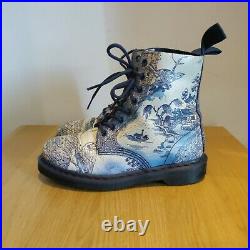 Dr Martens Pascal Willow China Plate Porcelain Blue White Cristal Suede UK 6