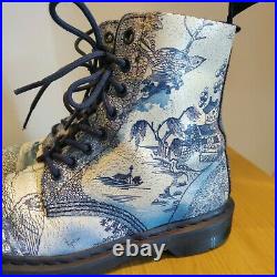 Dr Martens Pascal Willow China Plate Porcelain Blue White Cristal Suede UK 6