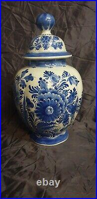 Dutch Delft Blue Porceleyne Fles, Royal delft lidded vase
