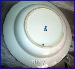 FIVE (5) Antique Meissen Blue Onion Gold Trim Soup Plates 8.5Dia. Crossed Sword