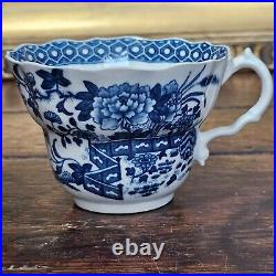 Fine Quality Large Worcester 18th Century Tea Cup with the Fence Pattern