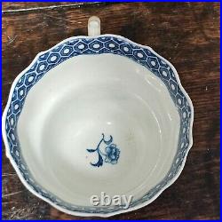 Fine Quality Large Worcester 18th Century Tea Cup with the Fence Pattern