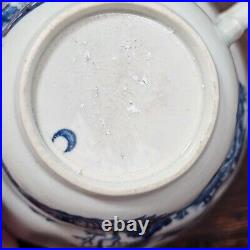 Fine Quality Large Worcester 18th Century Tea Cup with the Fence Pattern