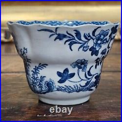 Fine Quality Large Worcester 18th Century Tea Cup with the Fence Pattern