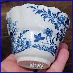 Fine Quality Large Worcester 18th Century Tea Cup with the Fence Pattern