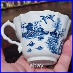 Fine Quality Large Worcester 18th Century Tea Cup with the Fence Pattern