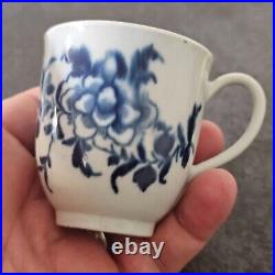 Fine Quality Worcester The Three Flowers Tea Bowl Crescent 18th Century