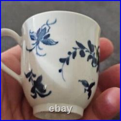 Fine Quality Worcester The Three Flowers Tea Bowl Crescent 18th Century