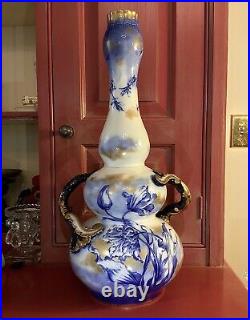 George Jones & Sons Crescent Tulip Flow Blue 21 Triple Gourd Vase c. 1893-1920