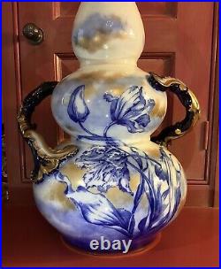 George Jones & Sons Crescent Tulip Flow Blue 21 Triple Gourd Vase c. 1893-1920