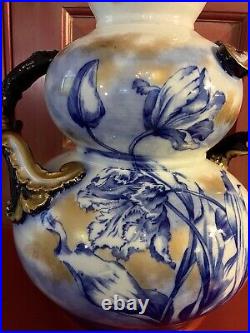 George Jones & Sons Crescent Tulip Flow Blue 21 Triple Gourd Vase c. 1893-1920