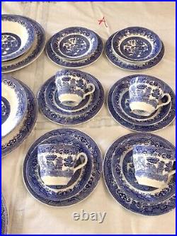 Large Qty Blue & White Willow Pattern China Mid 20thC 41 Pieces Barretts Staffs