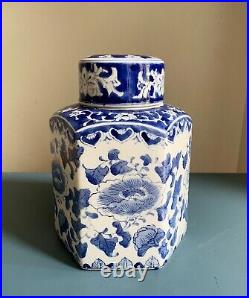 Large Vintage Chinoiserie Ginger Jar / Tea Caddy Blue and White Porcelain VGC
