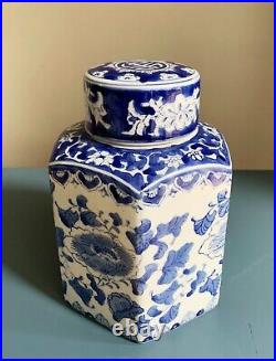 Large Vintage Chinoiserie Ginger Jar / Tea Caddy Blue and White Porcelain VGC