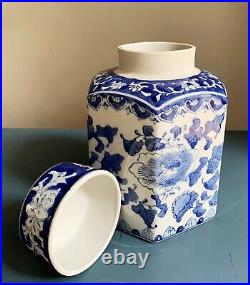 Large Vintage Chinoiserie Ginger Jar / Tea Caddy Blue and White Porcelain VGC