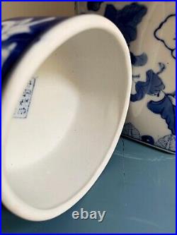 Large Vintage Chinoiserie Ginger Jar / Tea Caddy Blue and White Porcelain VGC