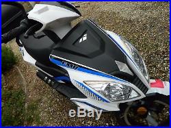 Lexmoto-FMR-50cc-single gear Moped-learner-legal-scooter 65 plate white and blue