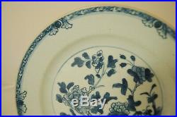 Pair of 18th century Kangxi (1680-1723) Antique Blue & White Chinese plates